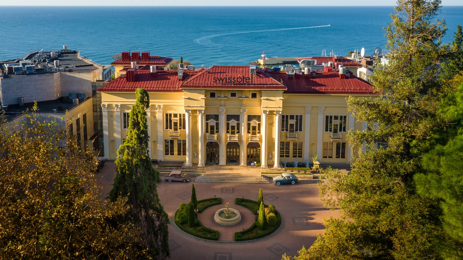 Проведите расслабляющие выходные в Сочи — в отеле «Swissôtel Resort Сочи Камелия».