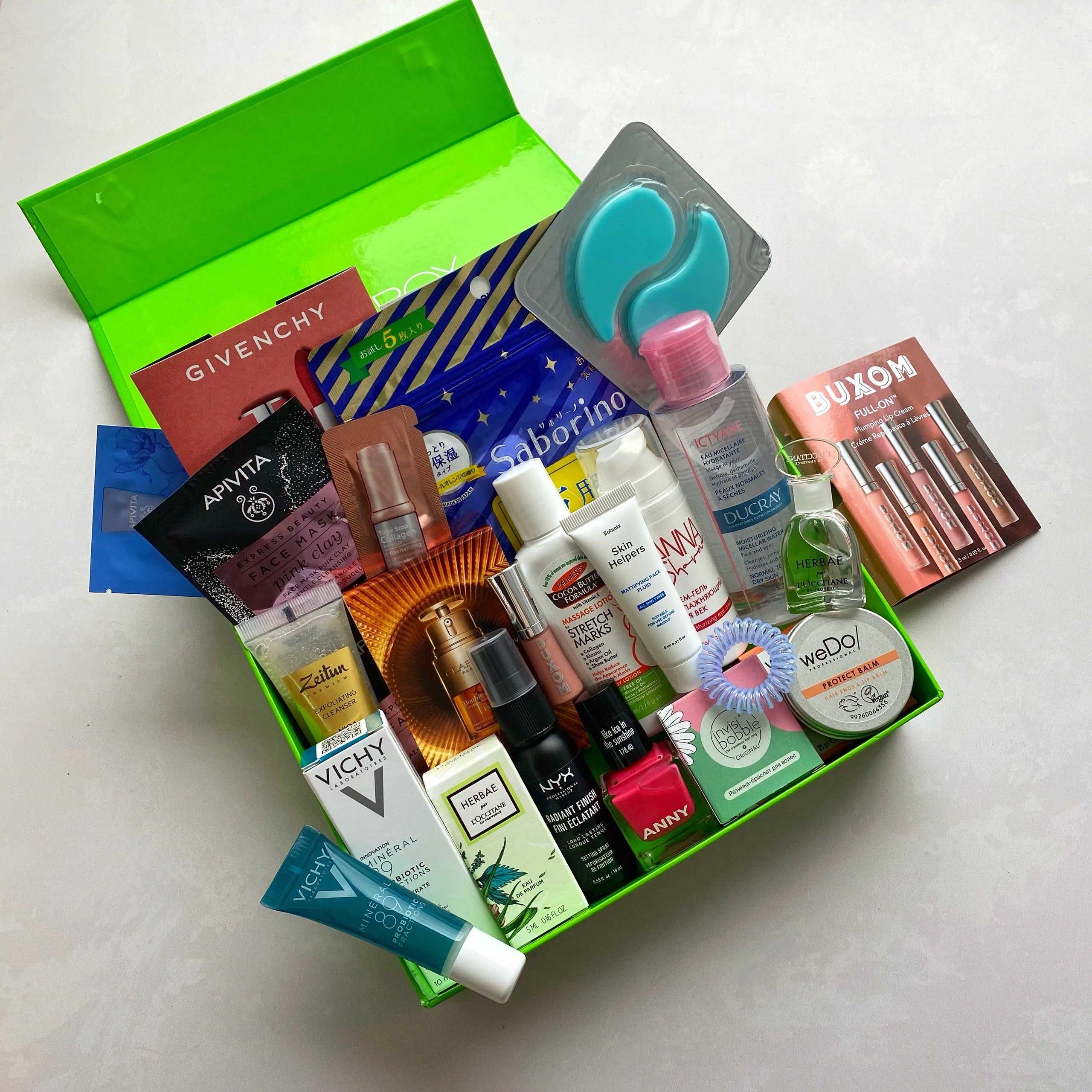 Разбираем лимитированную коробочку Total Look Green!