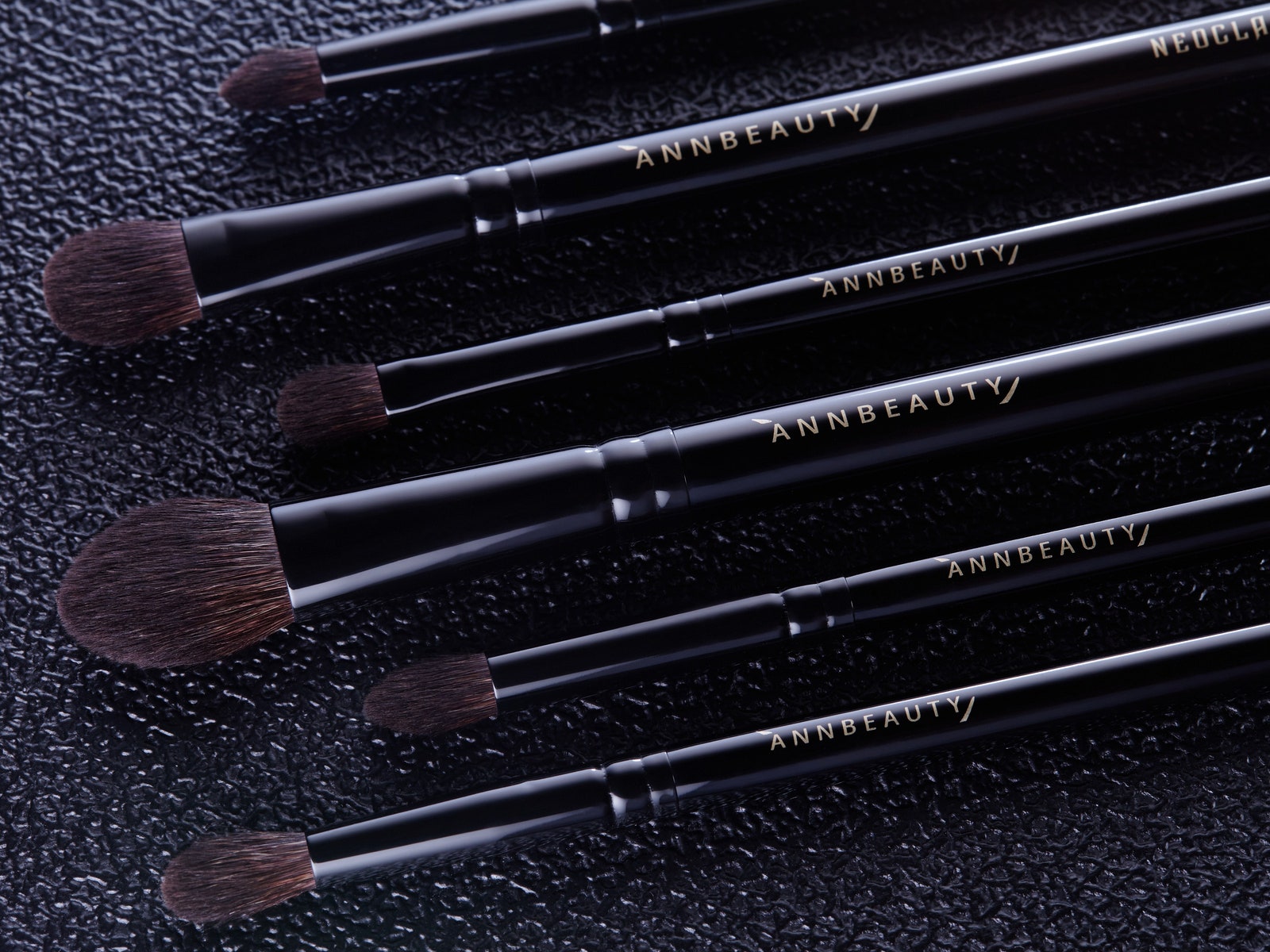 Бьюти-находка дня: кисти для макияжа век Neoclassic Annbeauty