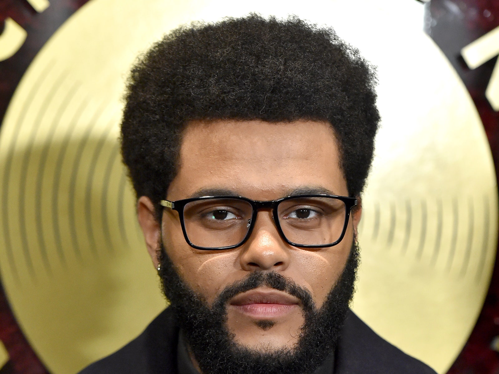 «Вы были во мраке слишком долго»: у The Weeknd вышел новый альбом