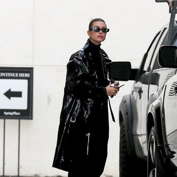 Beverly Hills CA   EXCLUSIVE   Supermodel Hailey Bieber exits an office building wearing a trendy leather trench coat...