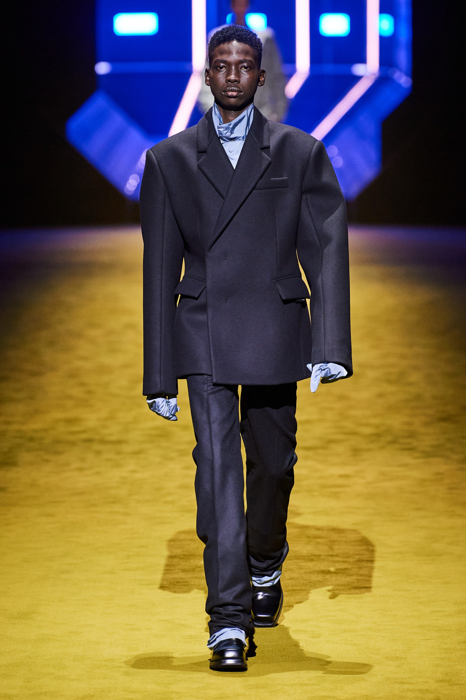 Кайл Маклахлен и Джефф Голдблюм в «Космической одиссее» по версии Prada