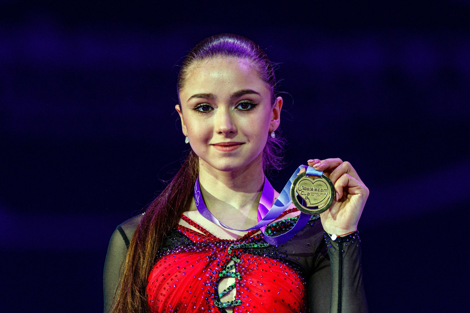 Теперь официально: Камила Валиева примет участие в личном первенстве Олимпиады | Glamour