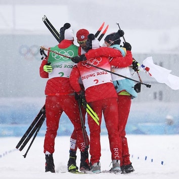 Наши лыжники выиграли золото на Олимпиаде в Пекине!