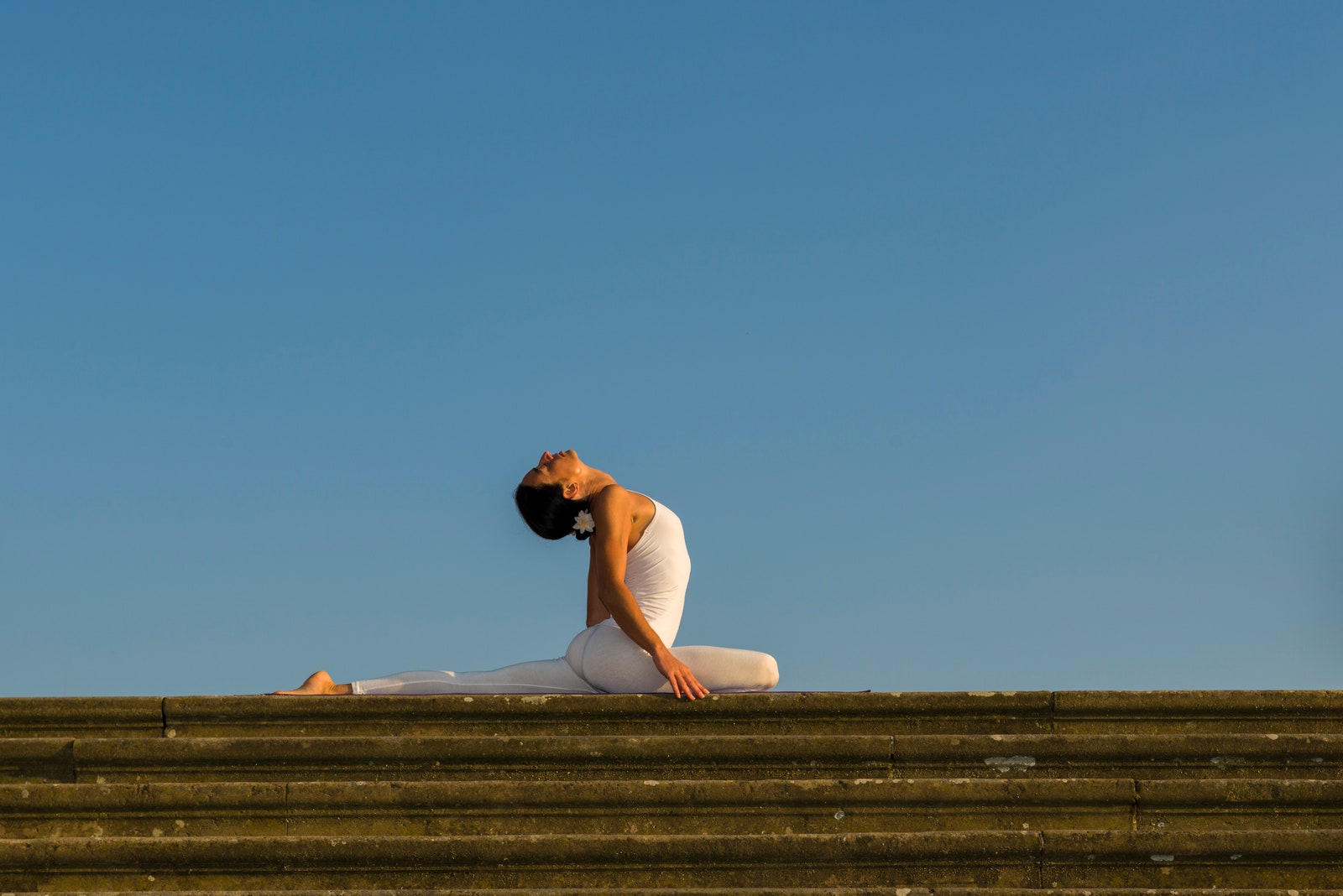 11 упражнений которые помогут расслабиться и снять напряжение в мышцах спины