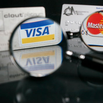 Visa и Mastercard остановили работу в России. Что это значит для нас?
